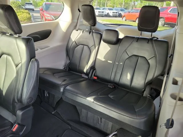 Used 2023 Granite Crystal M Chrysler Touring L image 12