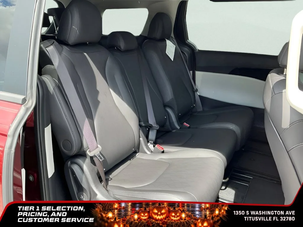 2024 Kia Carnival EX - Photo 18