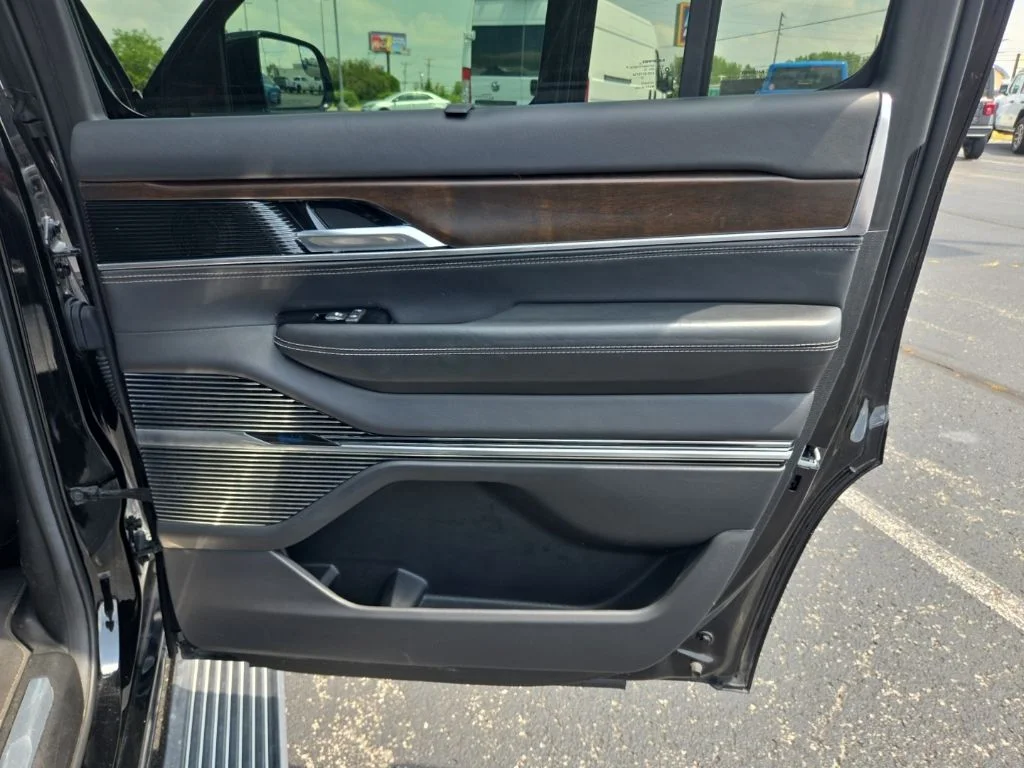 2023 Jeep Grand Wagoneer Series II - Photo 24