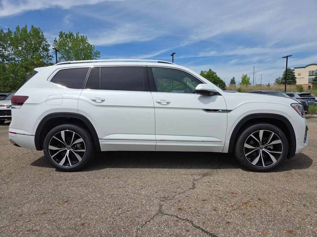 New 2026 Opal White Pearl Volkswagen 2.0T SEL Premium R-Line image 10