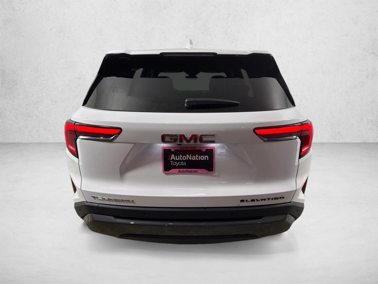 Used 2026 White GMC FWD Elevation image 5