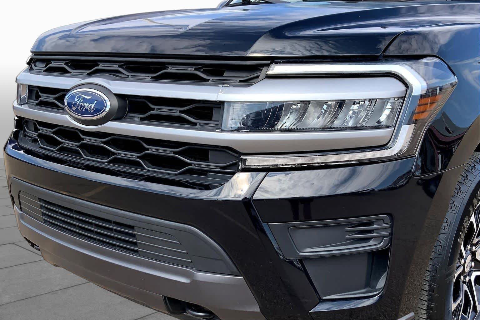 Certified Used 2023 Agate Black Metallic Ford XLT image 30
