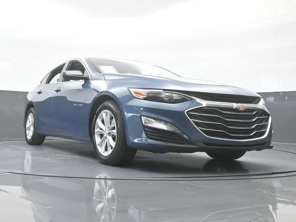 Used 2024 Lakeshore Blue Metallic Chevrolet LT image 56