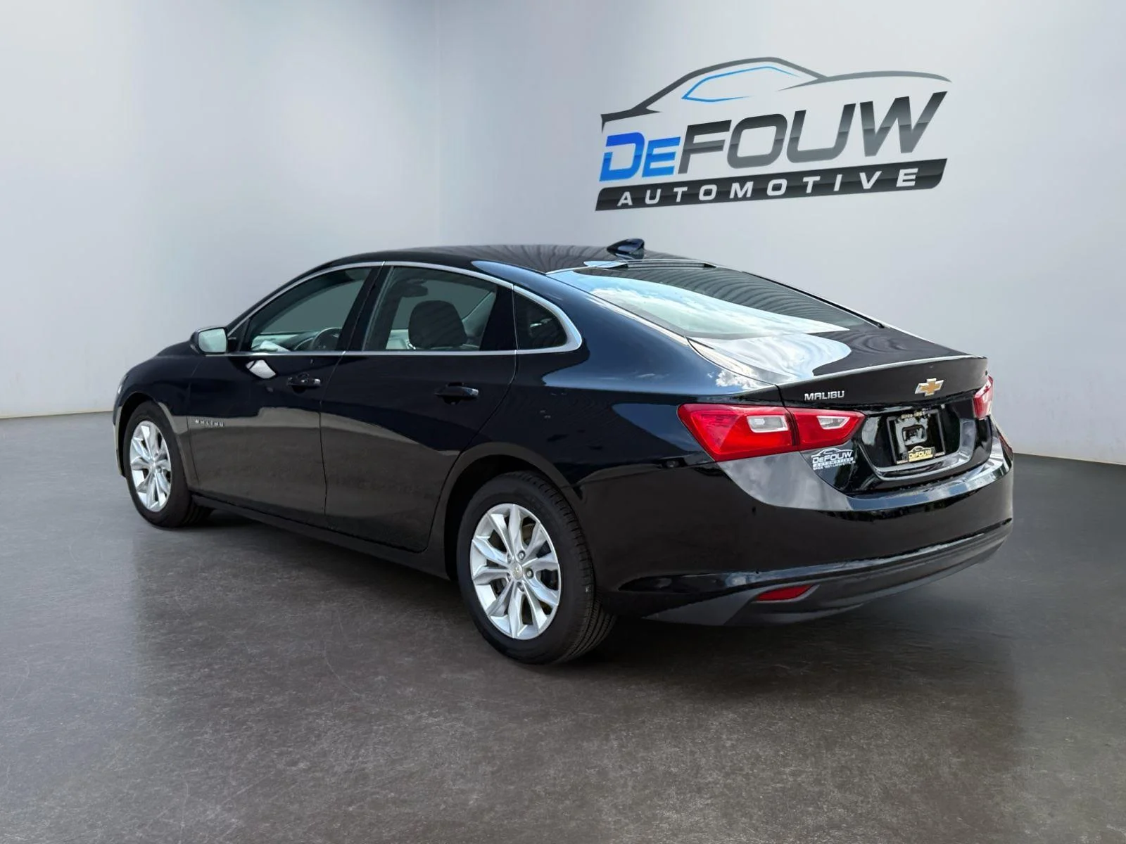 Used 2023 Mosaic Black Metallic Chevrolet LT image 5