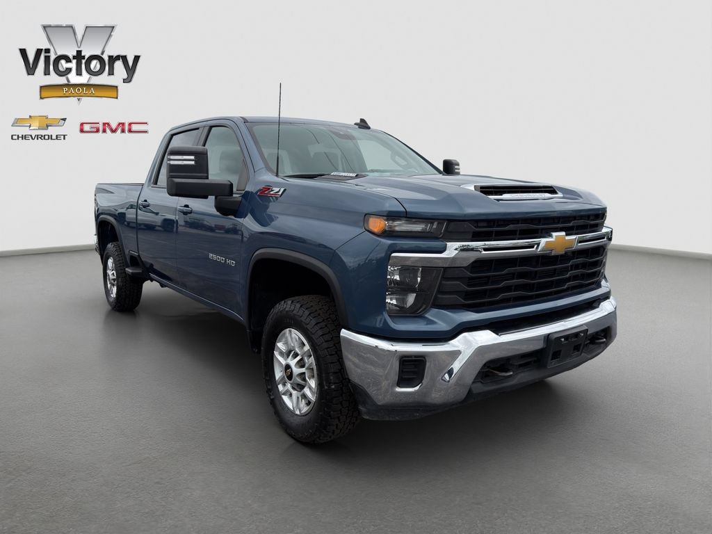 Used 2024 Lakeshore Blue Metallic Chevrolet LT image 8