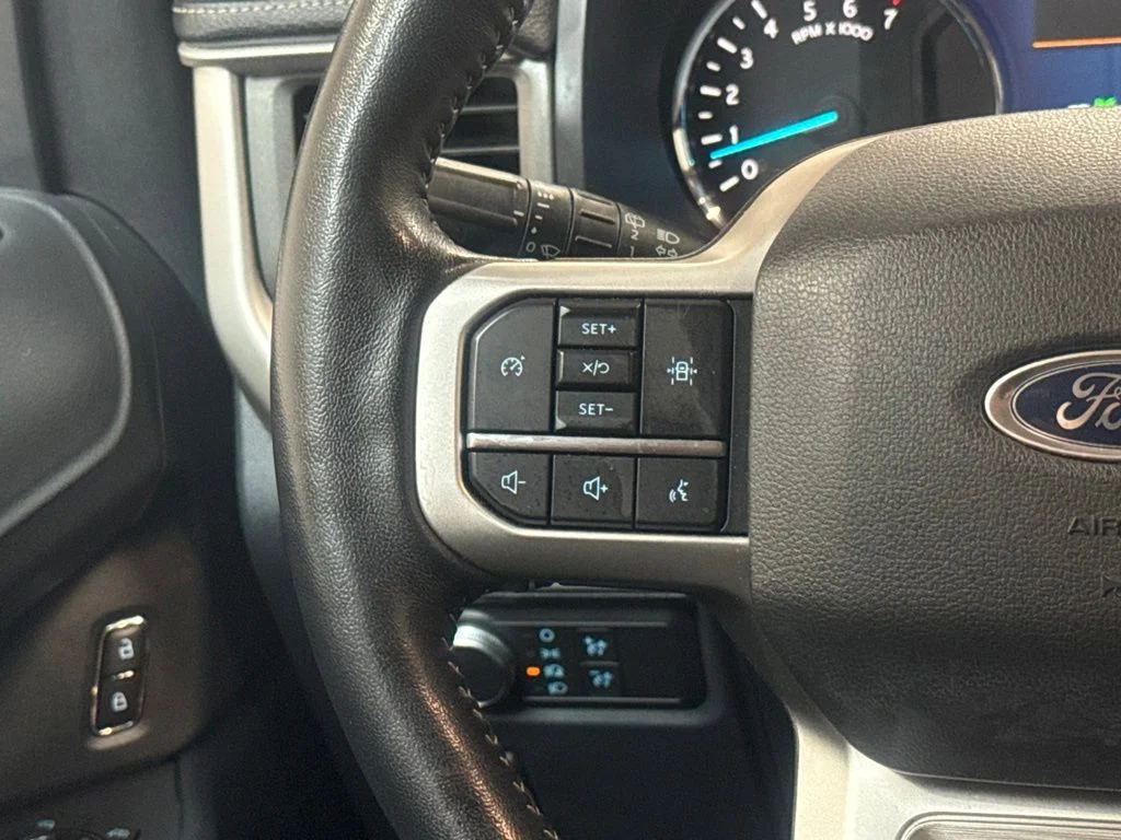 Used 2022 Agate Black Metallic Ford XLT image 17