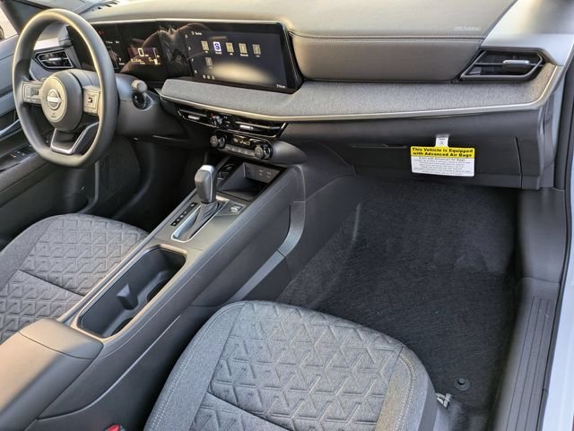 Used 2026 Aspen White Nissan SV image 27