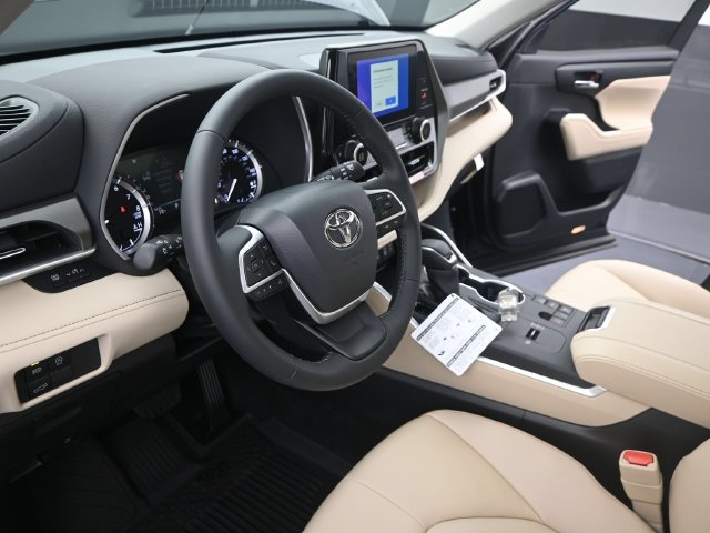 Used 2025 Blueprint Toyota XLE image 4