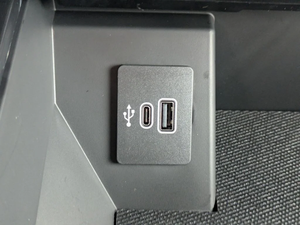 New 2026 Carbonized Gray Metallic Ford Lariat image 25