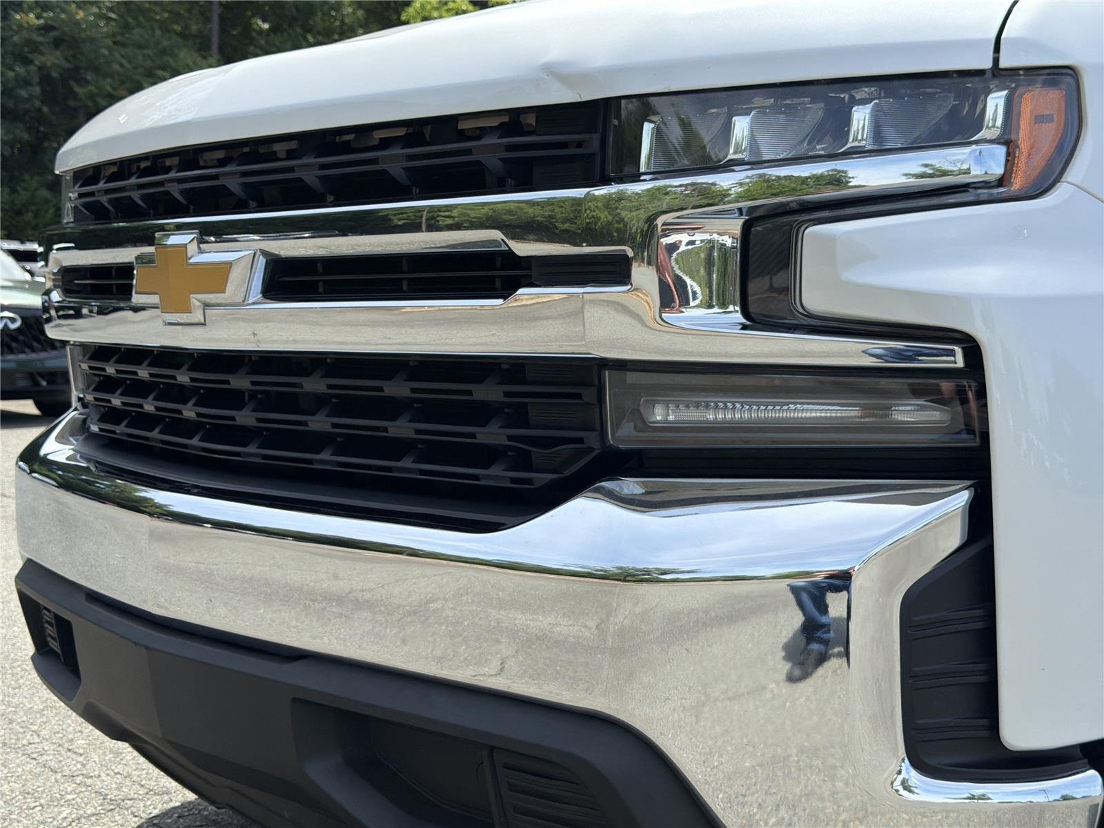 Used 2020 Iridescent Pearl Tricoat Chevrolet LT image 29