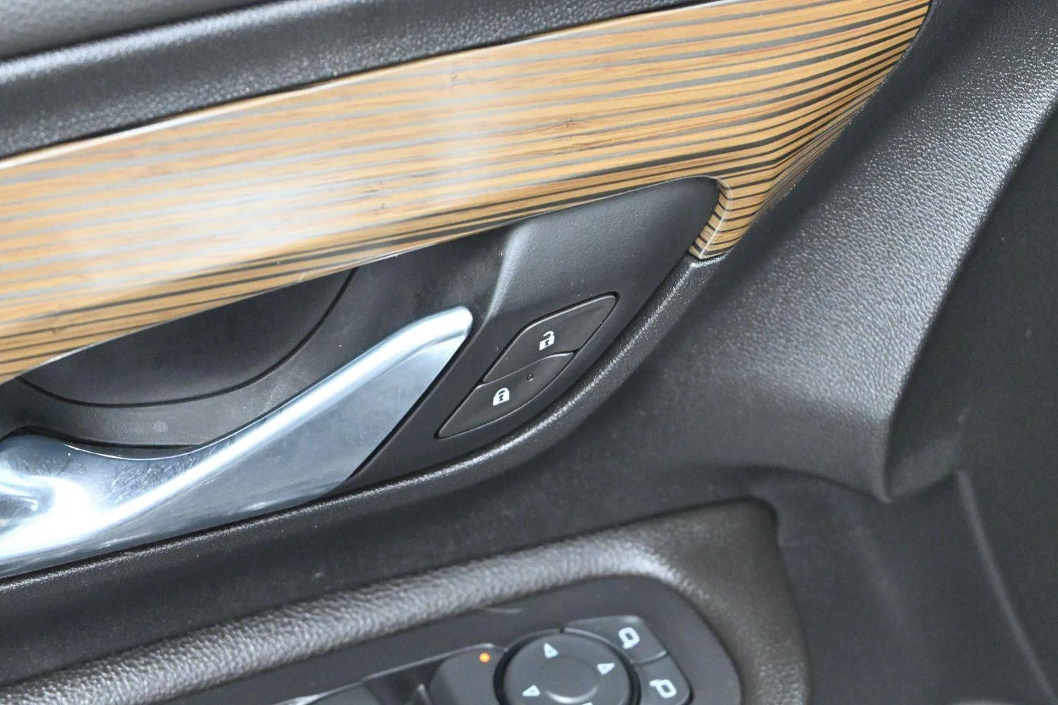 Used 2021 Quicksilver Metallic GMC SLE image 10