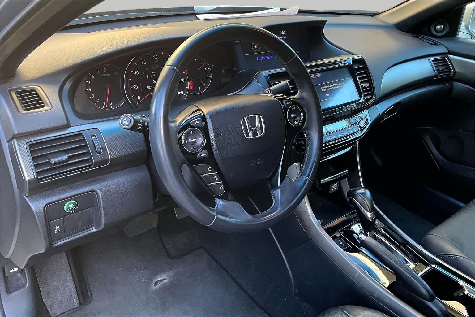 Used 2016 Lunar Silver Metallic Honda EX-L image 16