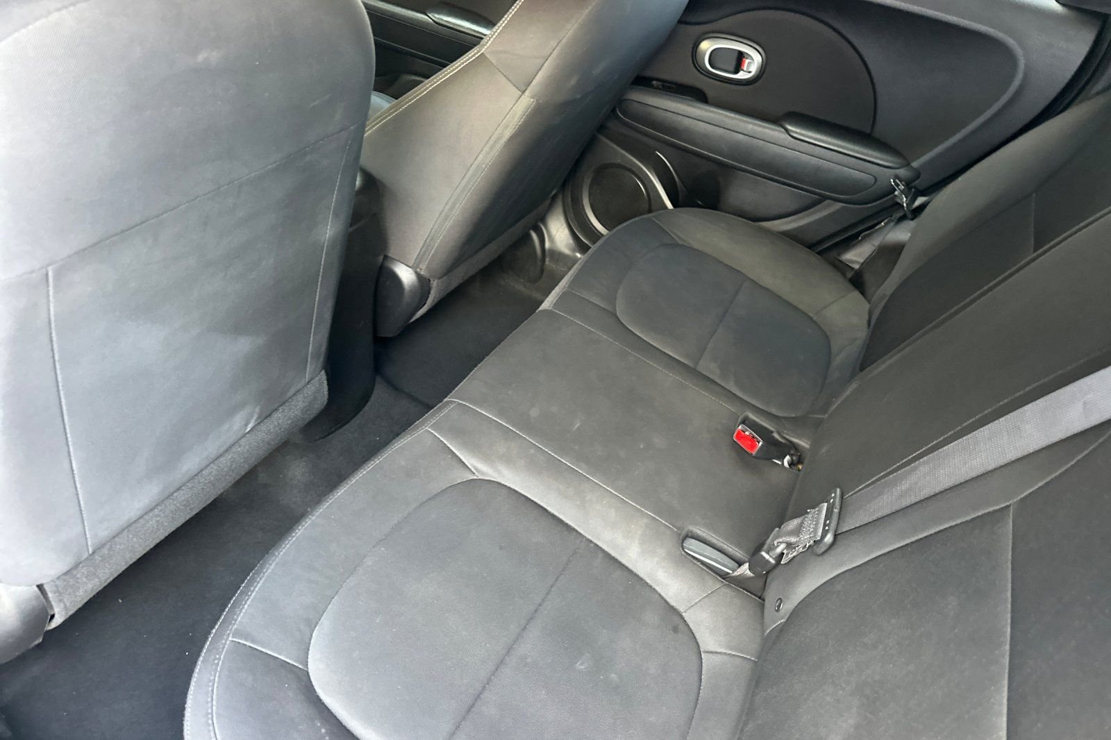 Used 2015 White Kia Base image 13