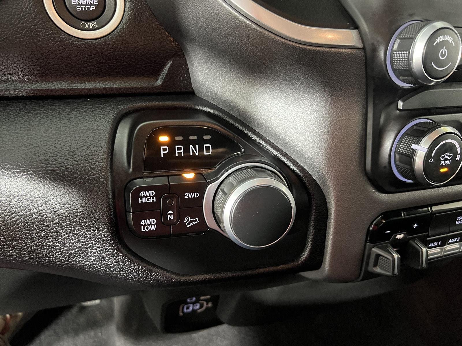 Used 2022 Star White Metallic Tri-Coat/Stone Gray Ford King Ranch image 2