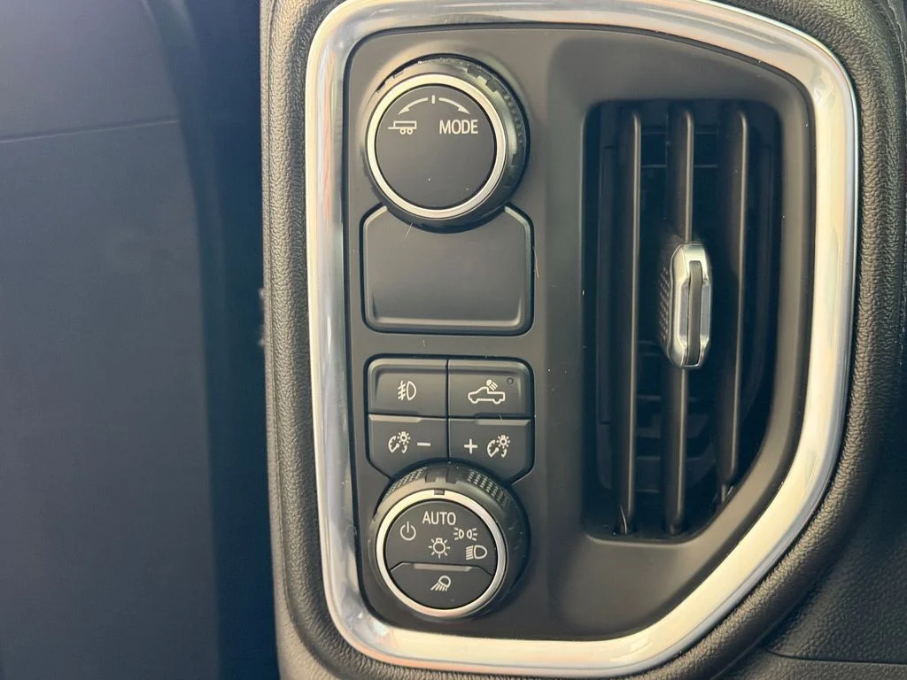 Used 2021 Black Chevrolet LTZ image 27