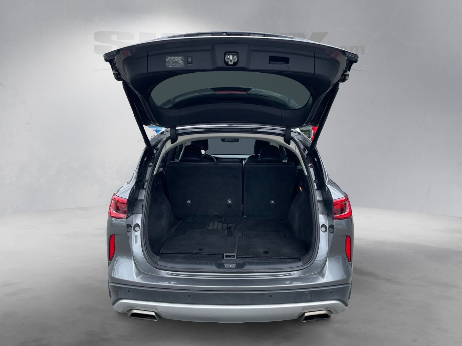 Used 2021 Gray INFINITI LUXE image 18