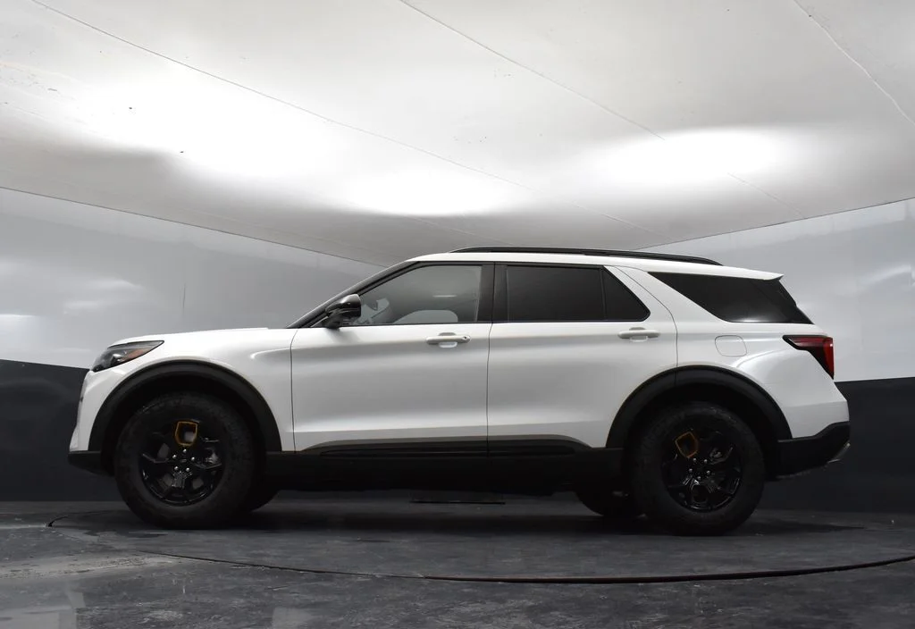 New 2026 White Ford Tremor image 30