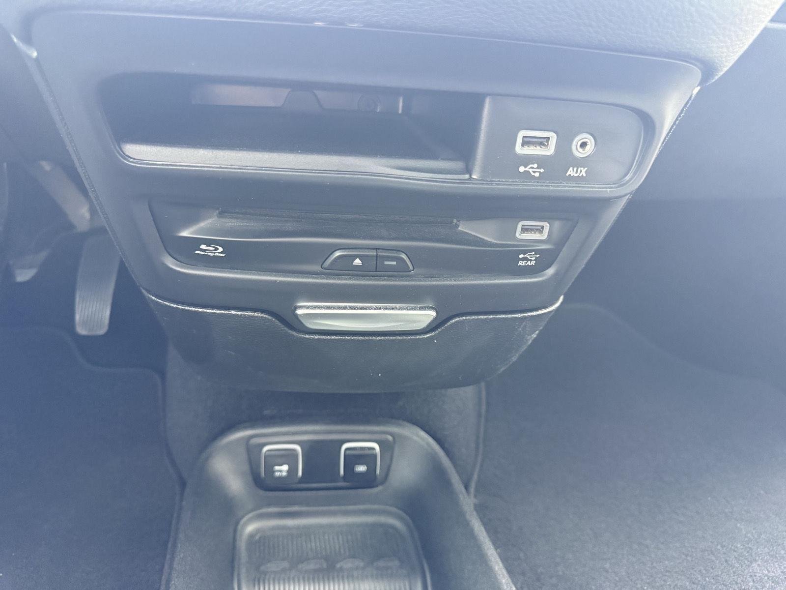 2020 Chrysler Pacifica Hybrid Limited - Photo 23