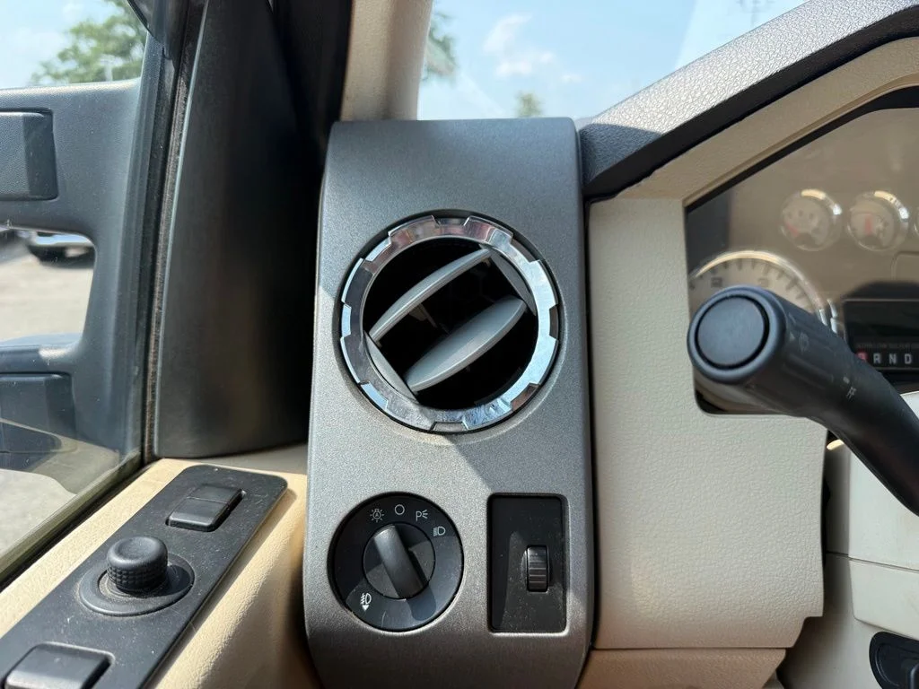 Used 2010  Ford  image 13
