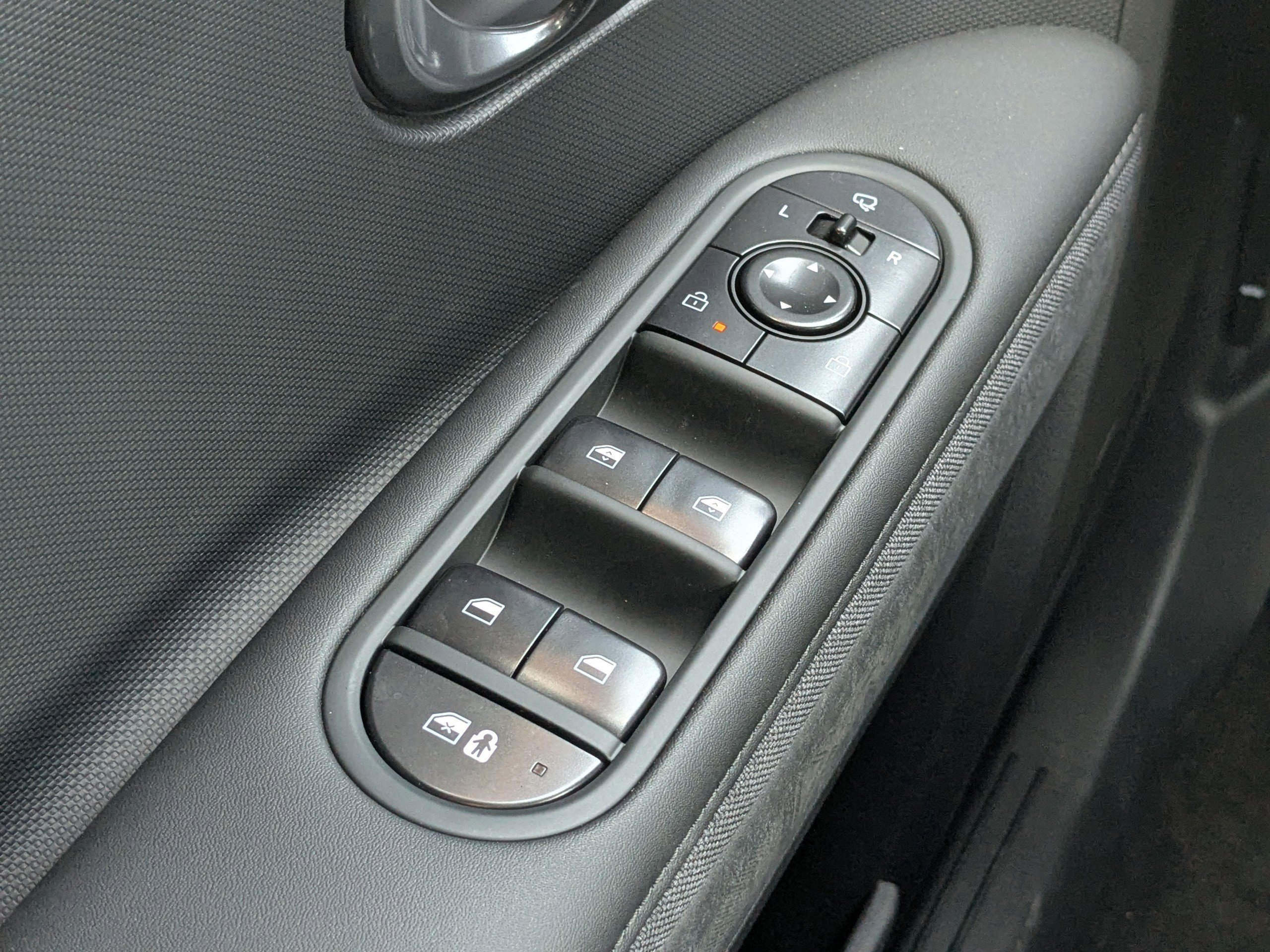 2025 Hyundai IONIQ 5 XRT - Photo 29