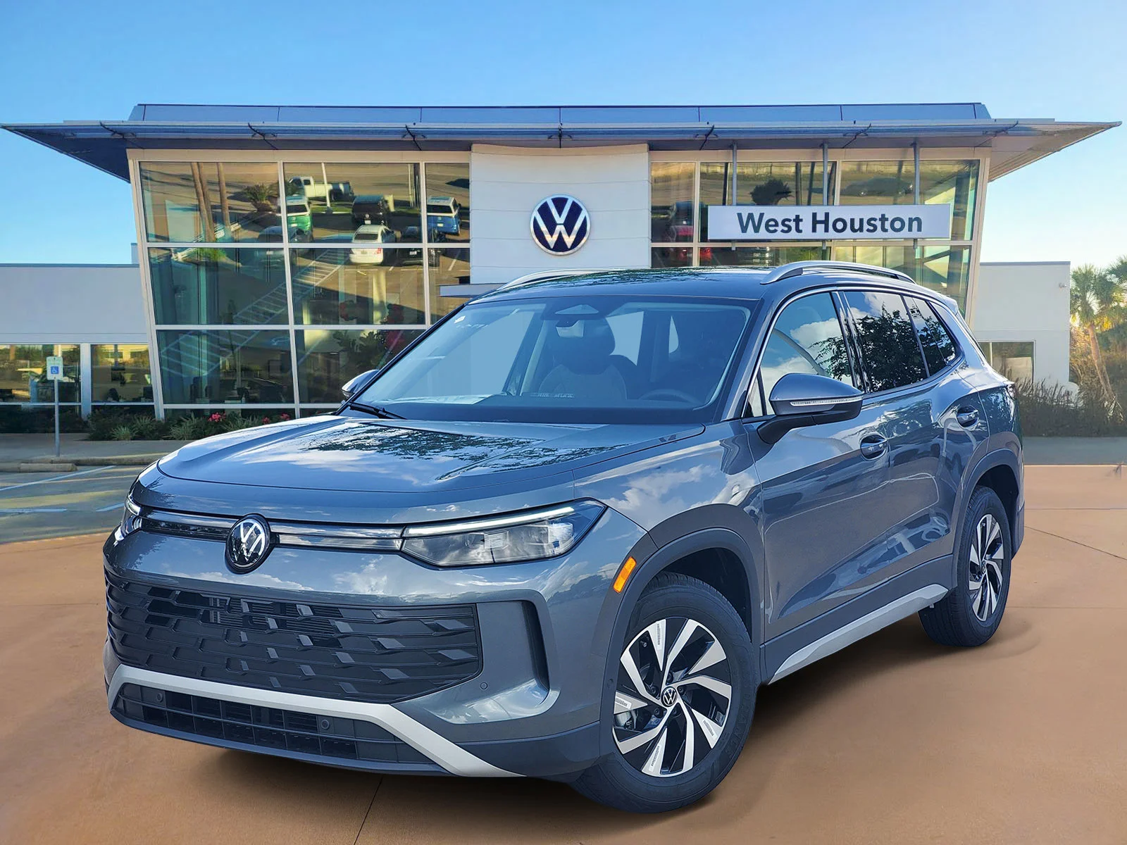 2026 Volkswagen Tiguan 2.0T S's photo