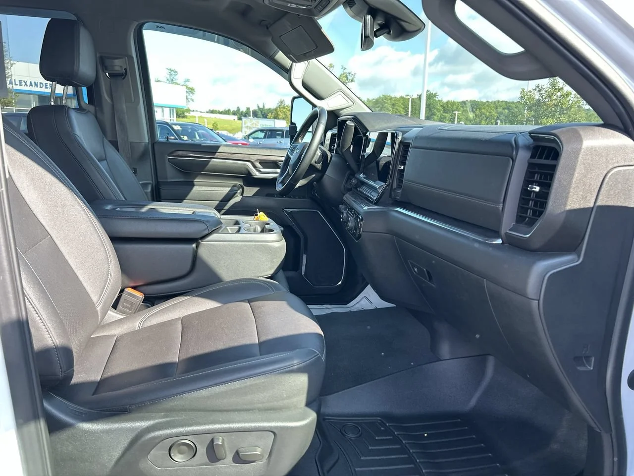 Used 2024 Summit White Chevrolet LTZ image 15
