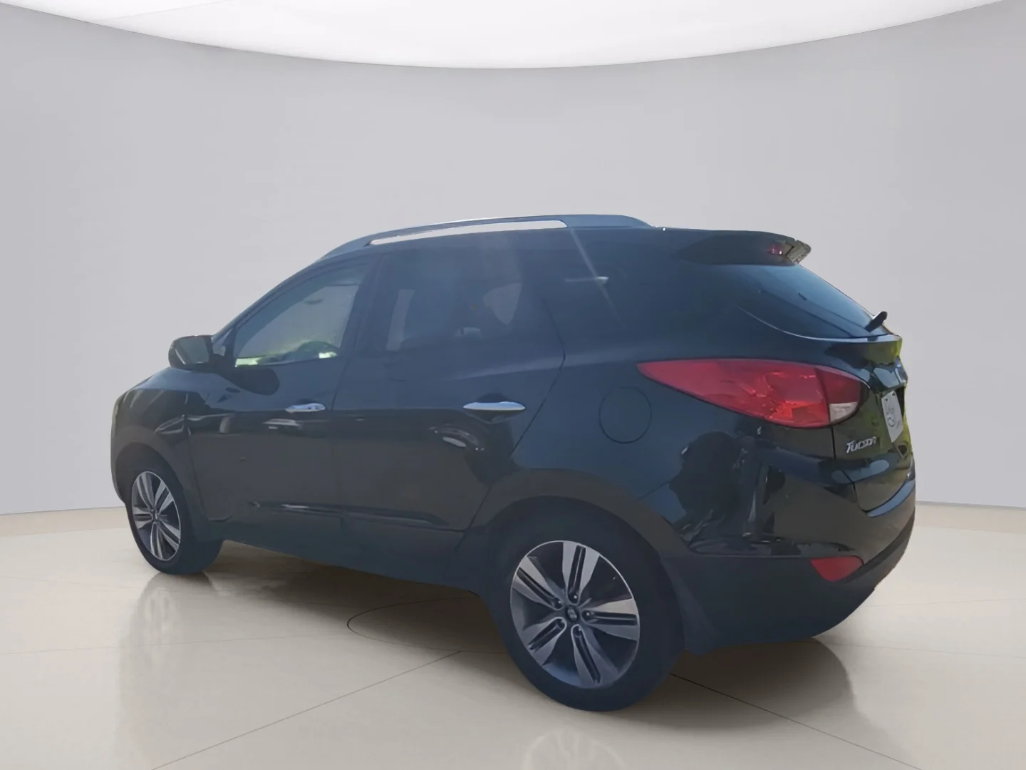Used 2014 Black Hyundai GLS image 3
