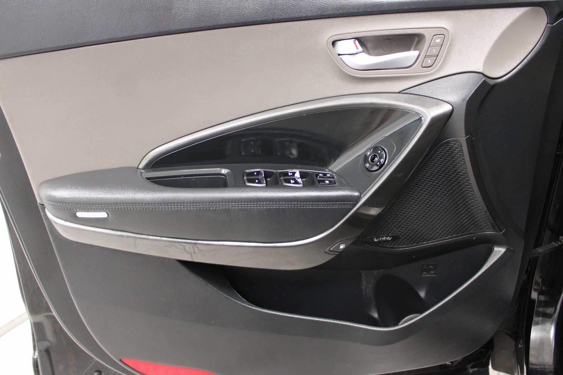 Used 2018 Becketts Black Hyundai Limited Ultimate 3.3L Auto image 15