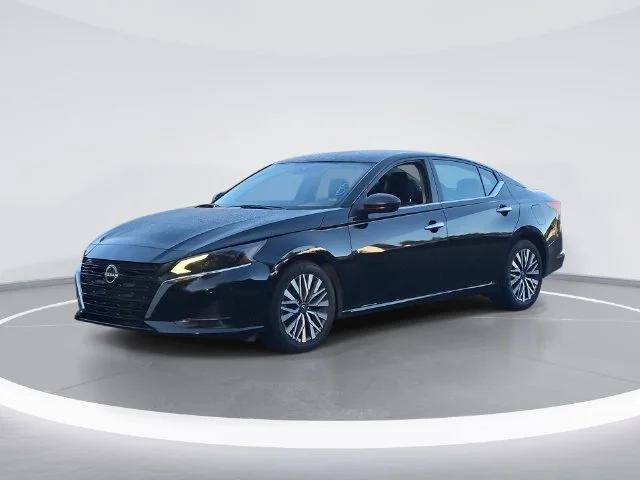 Used 2025 Black Nissan 2.5 SV image 1