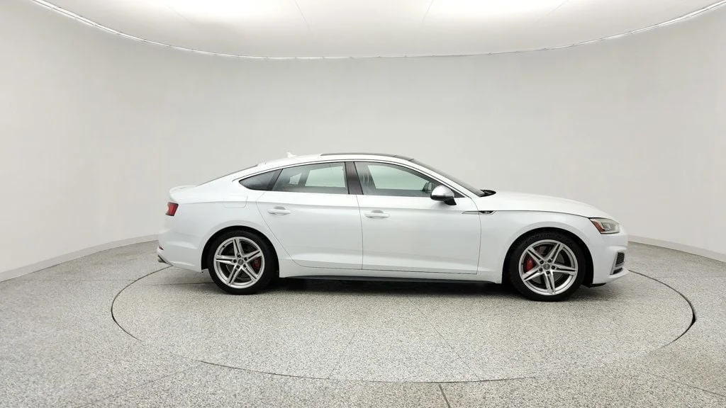 Used 2019 Glacier White Metallic Audi Premium Plus 3.0 TFSI quattro w/ B&O Sound & Magma Red Leather image 4