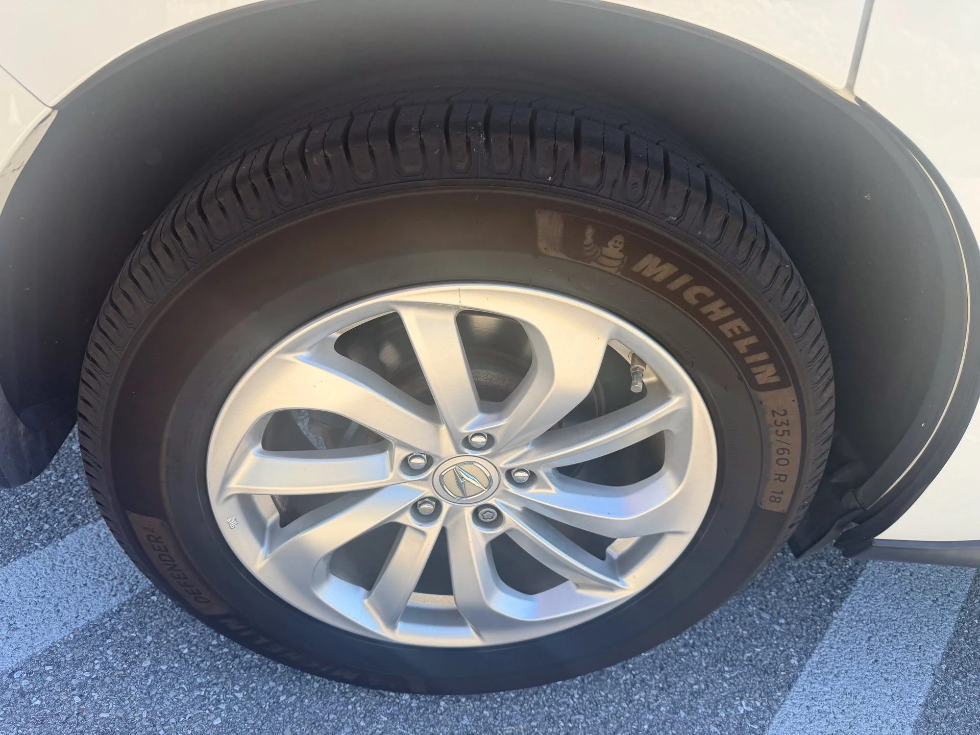 Used 2017 White Diamond Pearl Acura Base image 10