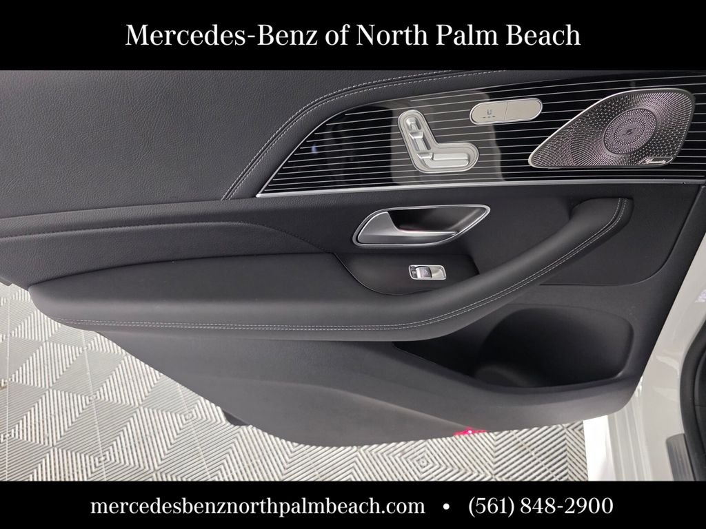 New 2026 Polar White Mercedes-Benz GLS 450 image 15