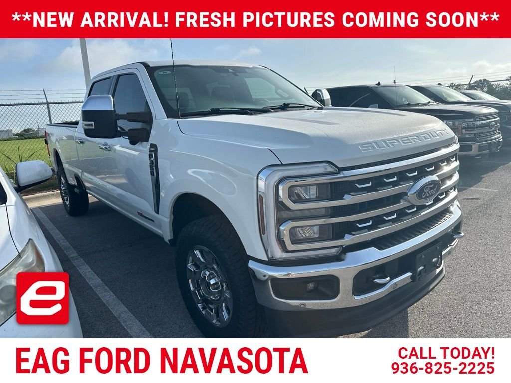 Used 2024 Star White Ford Lariat image 1