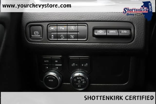Used 2023 Silver GMC Denali image 25