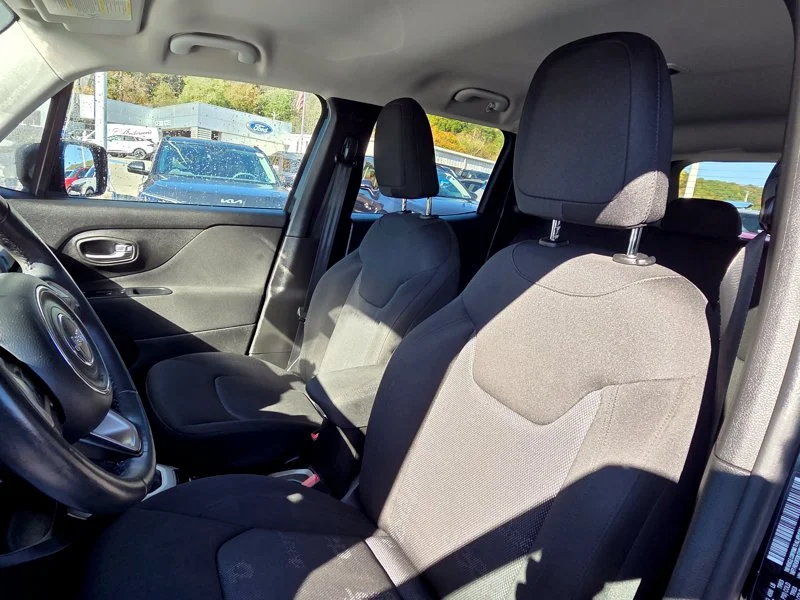 Used 2017 Black Jeep Latitude image 24
