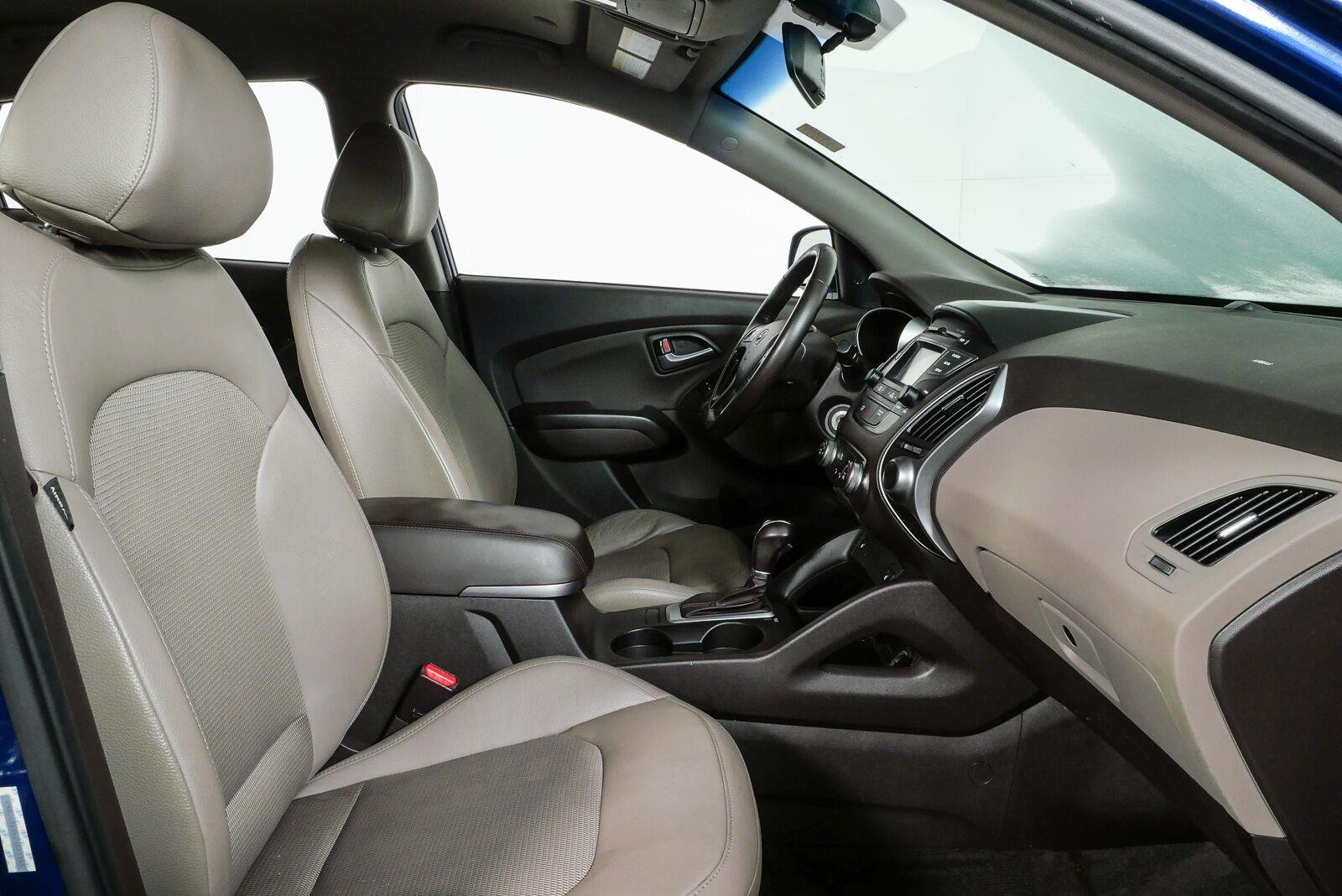 Used 2014 Laguna Blue Metallic Hyundai SE image 19
