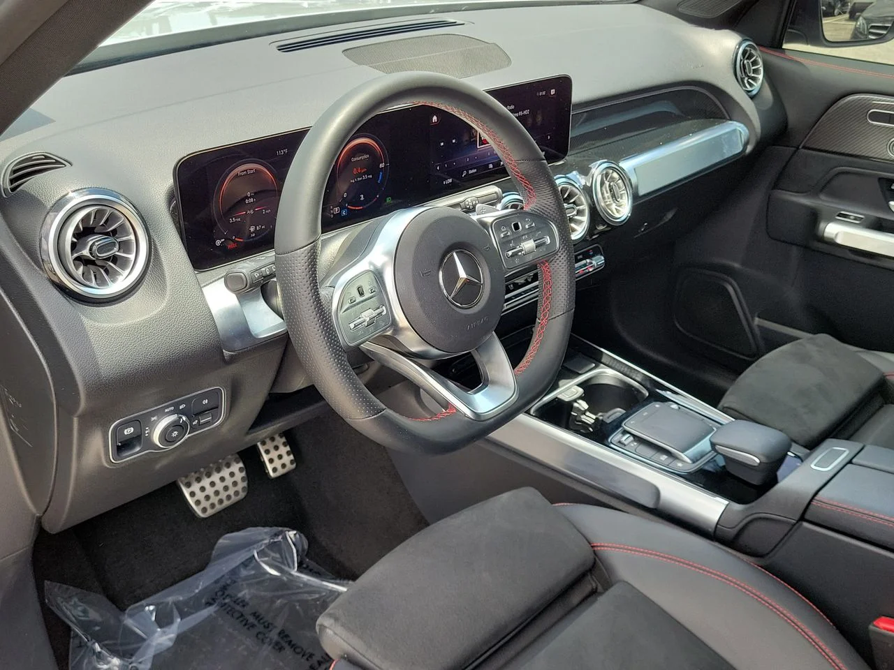 Certified Used 2023  Mercedes-Benz GLB 250 image 21