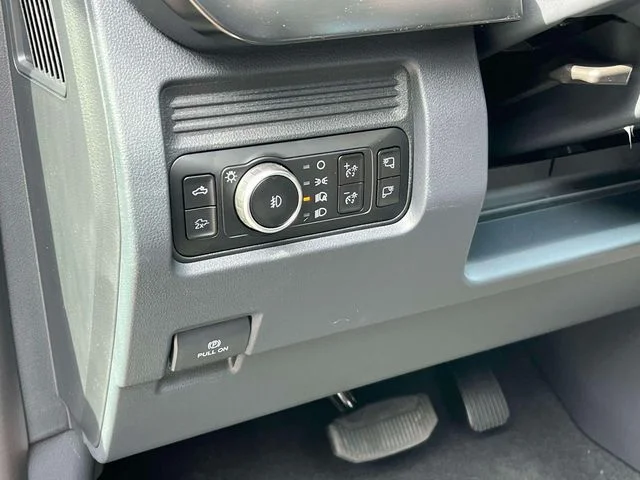 New 2027 Iconic Silver Metallic Ford F-250® Lariat® image 23