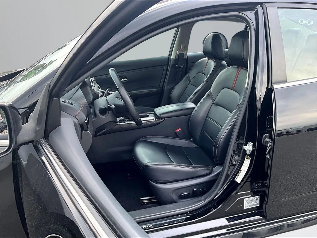 Used 2022 Black Nissan SR image 26