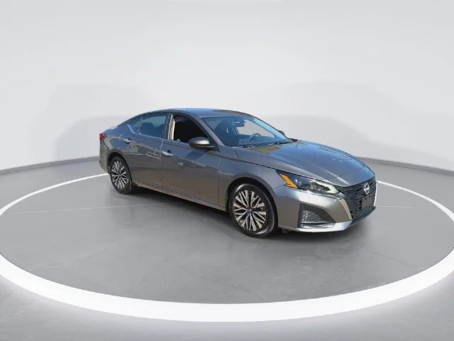 Used 2025 Gray Nissan 2.5 SV image 2