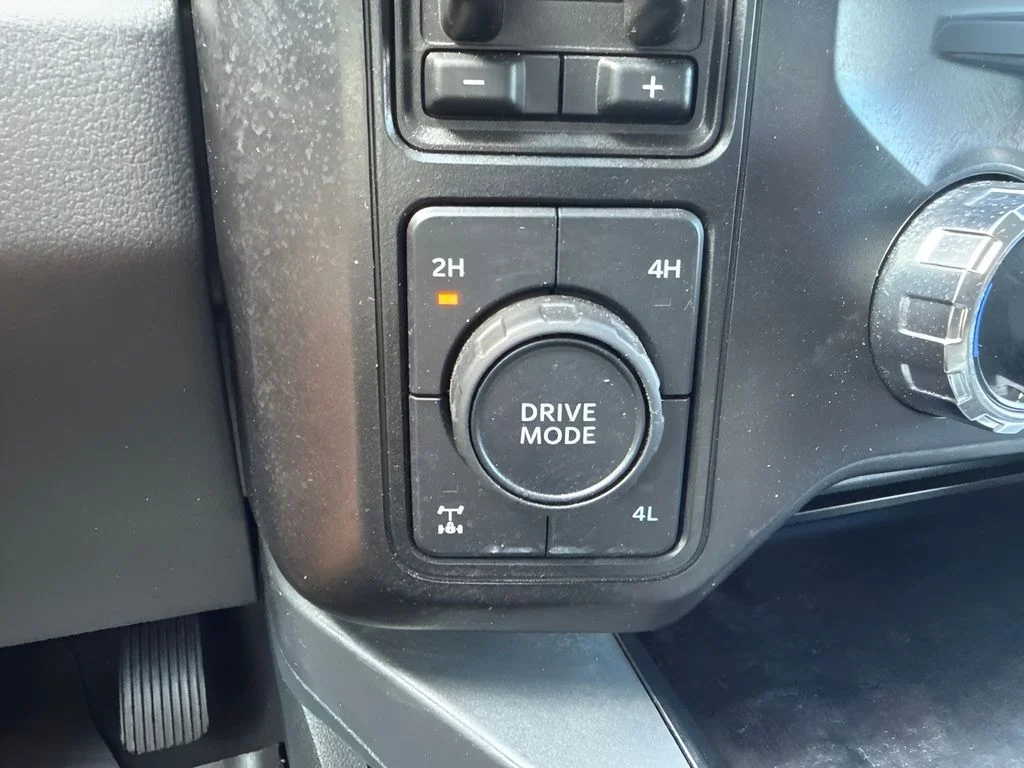 Used 2024 Gray Ford Lariat image 21
