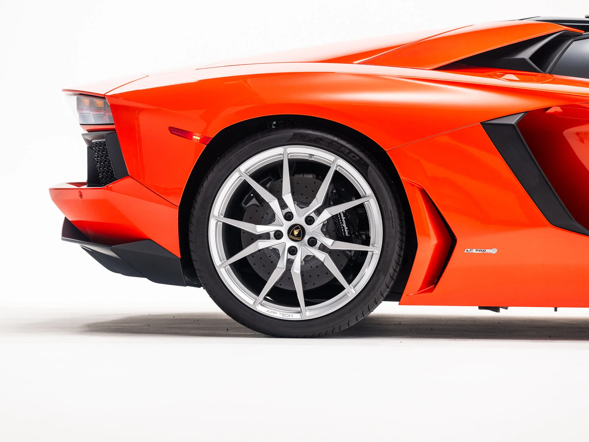 Used 2014 Arancio Argos Pearl Effect Lamborghini  image 16