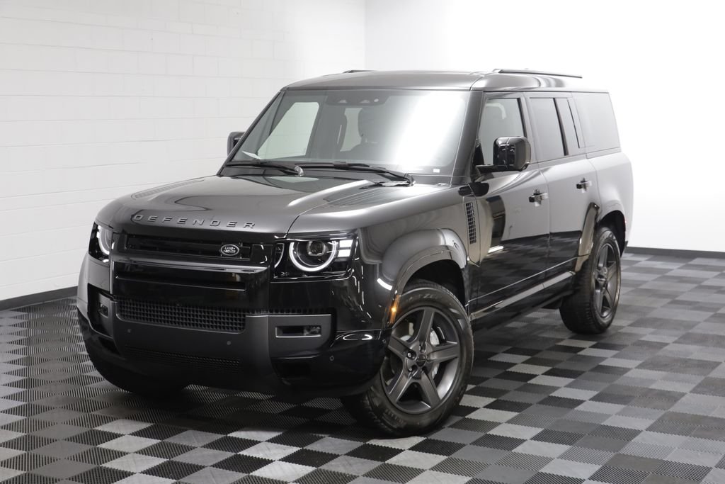 New 2026 Santorini Black LAND ROVER X-Dynamic SE image 1