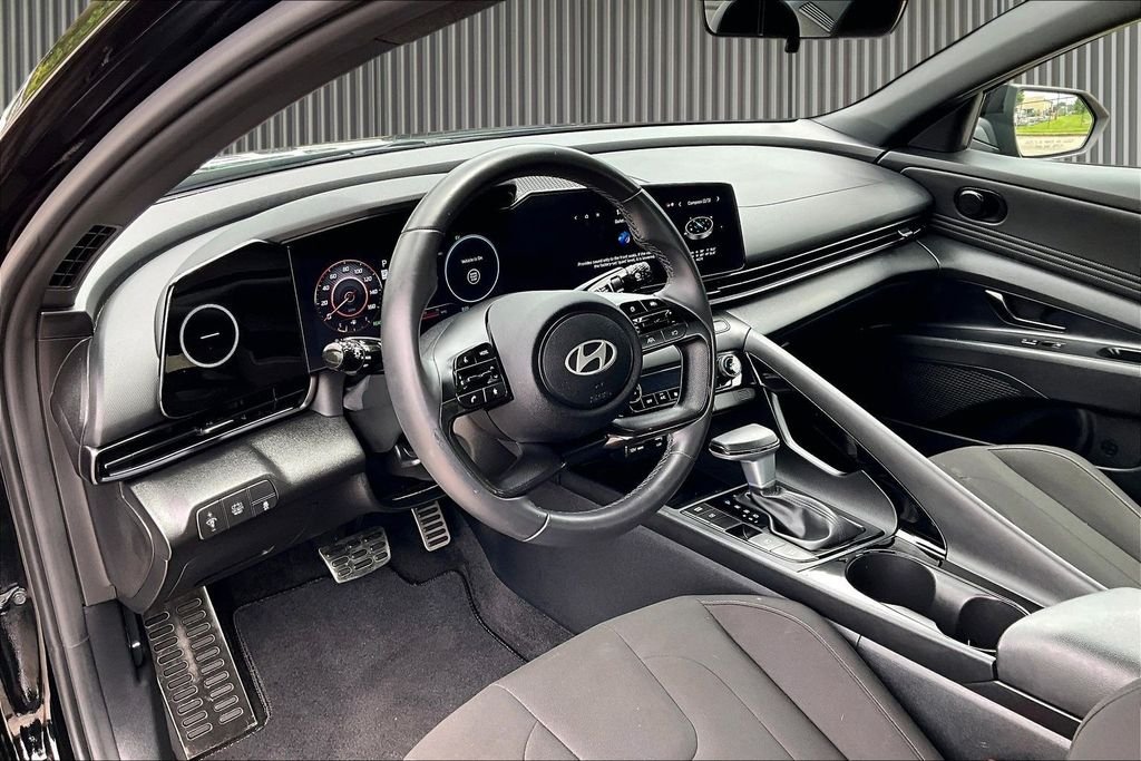 Certified Used 2025 Black Hyundai SEL Sport image 15