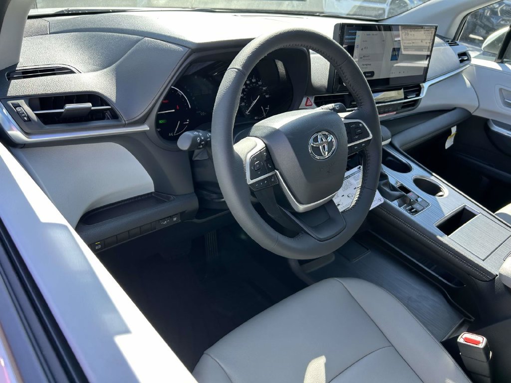 New 2026 Wind Chill Pearl Toyota XLE image 11