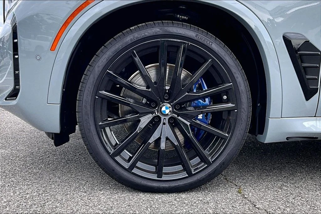 New 2026 BMW X5 M60i 4D Sport Utility
