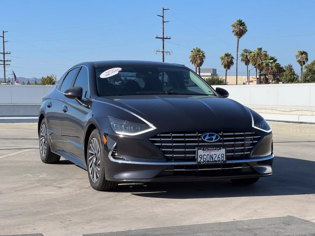 Used 2023 Blue Hyundai SEL image 4