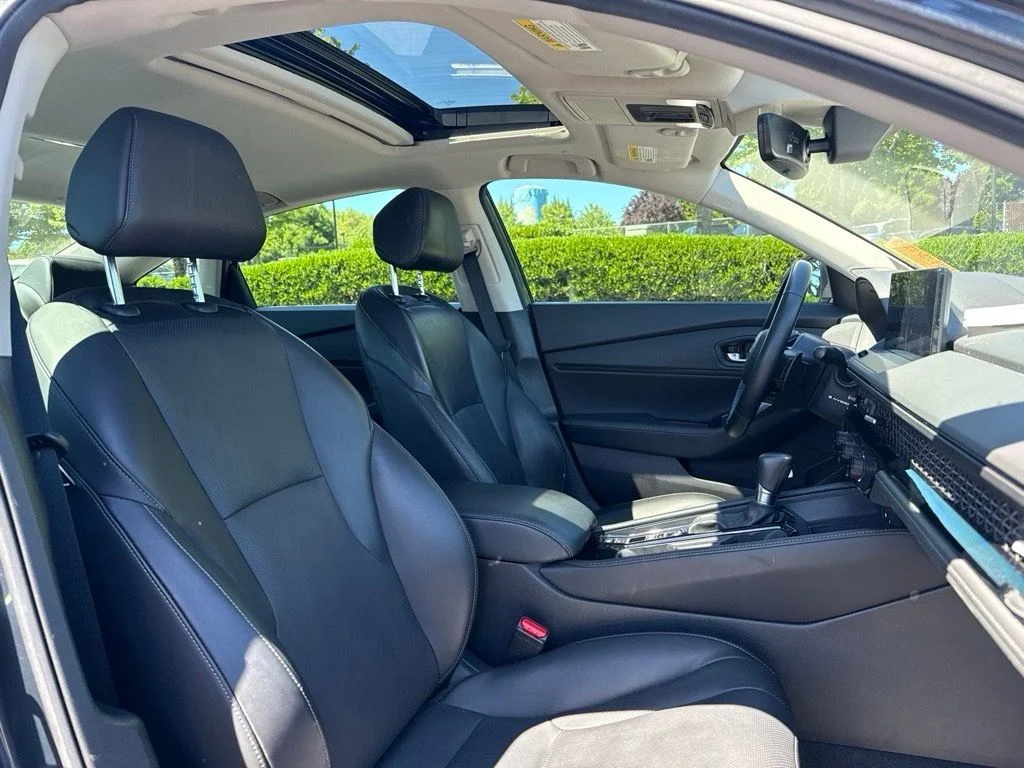 Used 2023 Canyon River Blue Metallic Honda Touring image 23