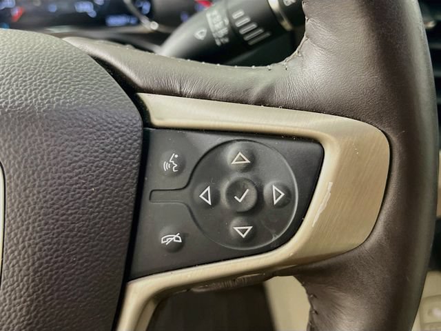 Used 2017 WHITE FROST TRICOAT GMC Denali image 36