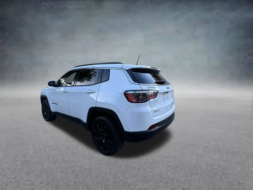 Certified Used 2022 White Jeep Latitude Lux image 5